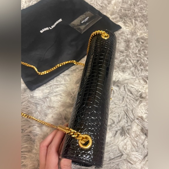 YSL Saint Laurent Kate Medium Tassel YSL Crossbody Bag in Croc-Embossed Leather - Picture 9 of 17